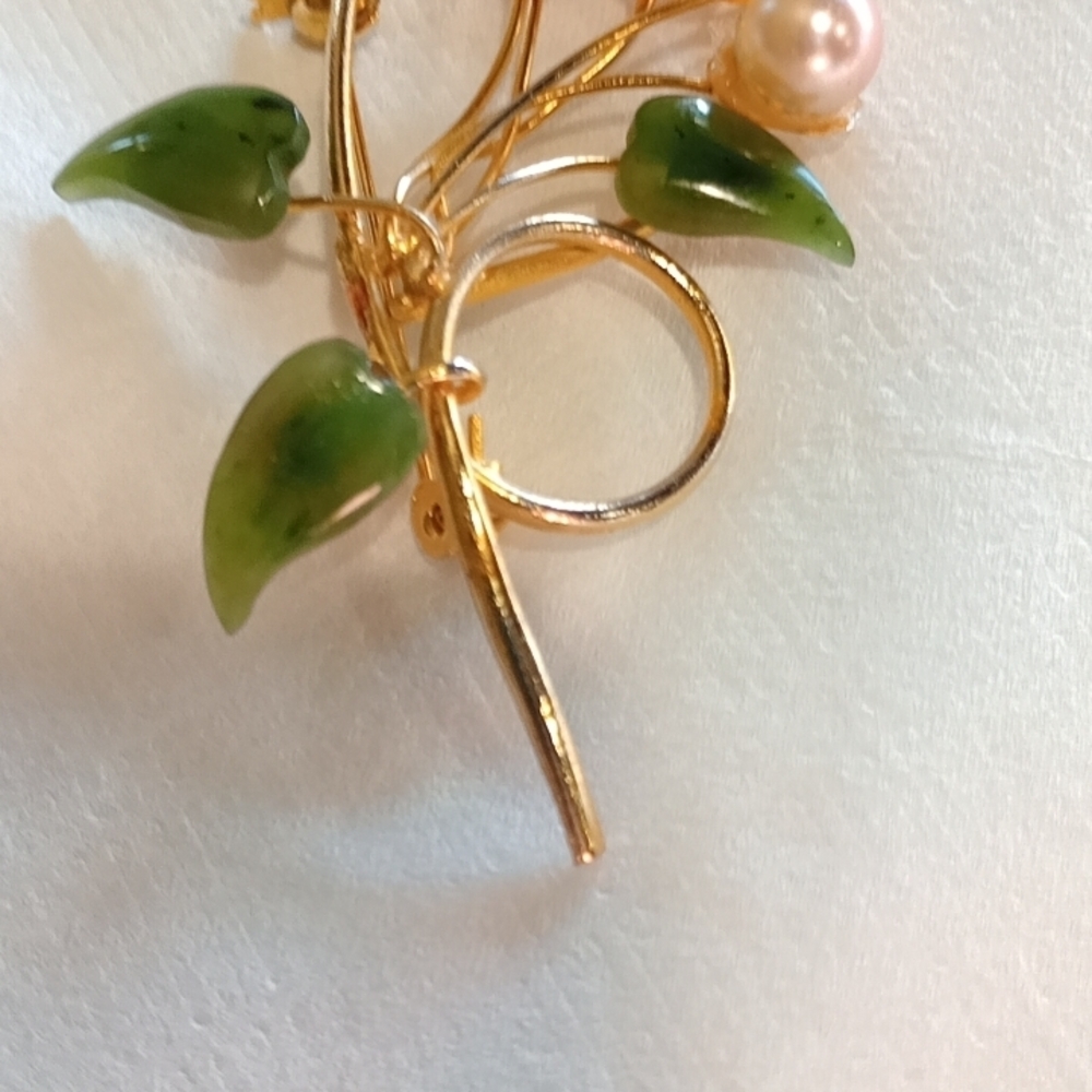 Estate Gold and Green Floral Brooch with Pearl - Picture 16 of 16